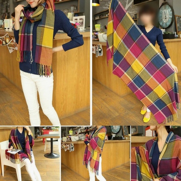 NWOT Woman’s Long Plaid Blanket Scarf - Picture 4 of 7